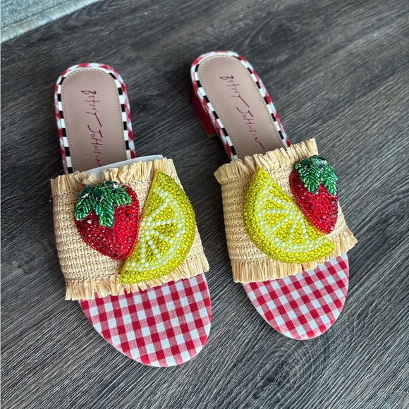 NWOB Betsey Johnson Lindyy Fruit Slide Sandals - Picture 3 of 4